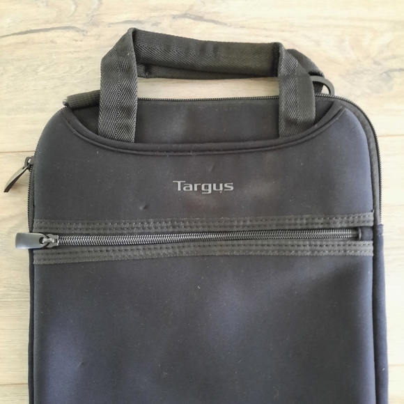 Targus 12" Vertical Notebook Slipcase Hideaway Handles TSS912 black padded case - Picture 6 of 13